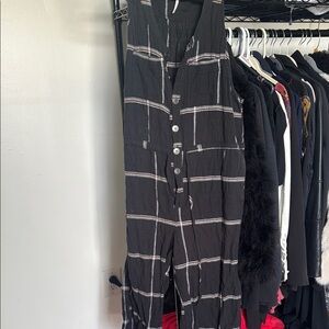 Navy Blue Sleeveless Jumpsuit with Wide-Leg Fit and V-Neckline